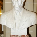 Miguel Larreynaga – Busto en la La Galería de los Héroes de la sede de la Organización de los Estados Americanos (OEA) en Washington.