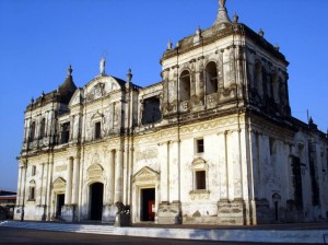 1860. Catedral de León. Elevada a Basílica Mayor