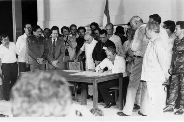 1988. Firma de los Acuerdos de Sapoá