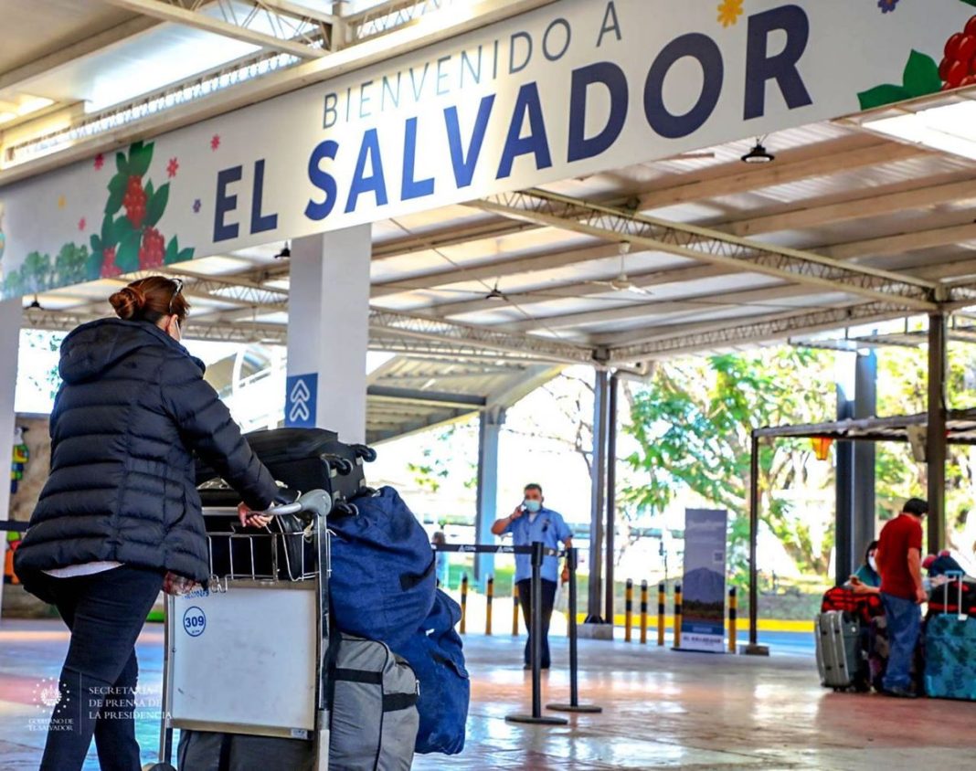 Salvadoreños En El Exterior Salvadoreños En El Exterior
